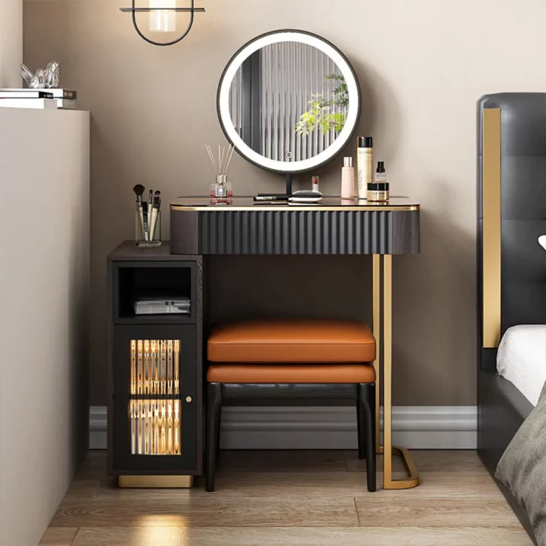 Mini Retractable Vanity