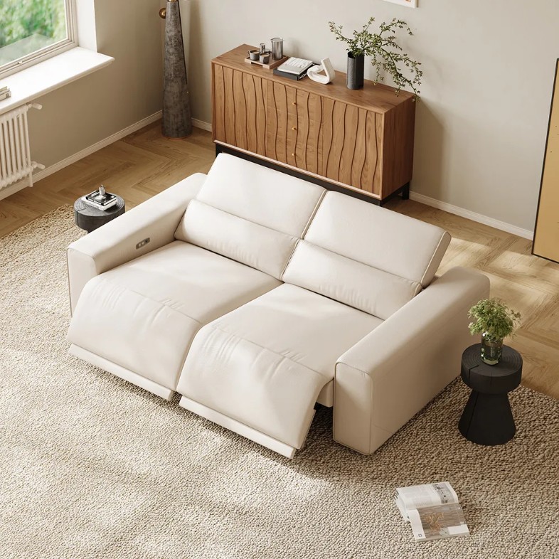 POVISON Benjamin-Power Reclining white leather Sofa with comfort in a cozy and bright living room